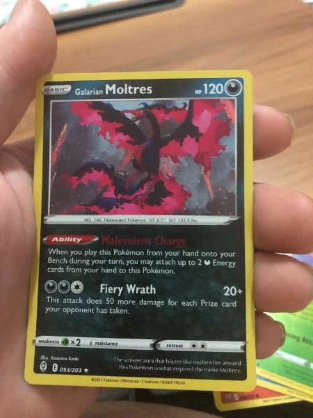 Galarian Moltres - Evolving Skies #093/203