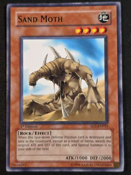 Sand Moth - Invincible Fortress #SD7-EN015