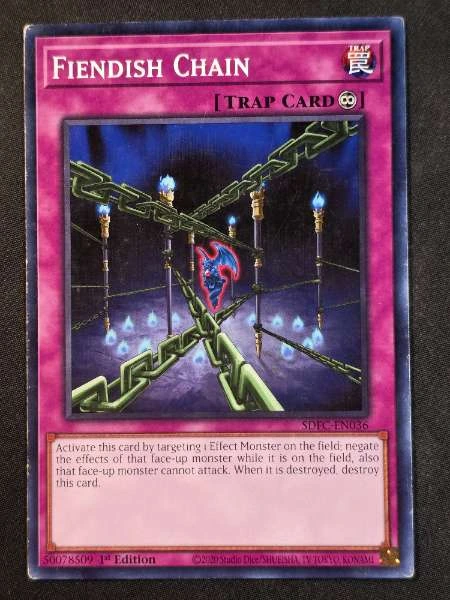 Fiendish Chain - Structure Deck: Freezing Chains #SDFC-EN036